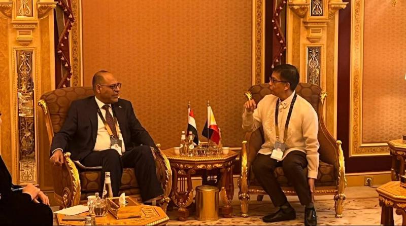 العمل يبحث مع الجانب الفلبيني تنظيم أوضاع العمالة وتعزيز التعاون المشترك