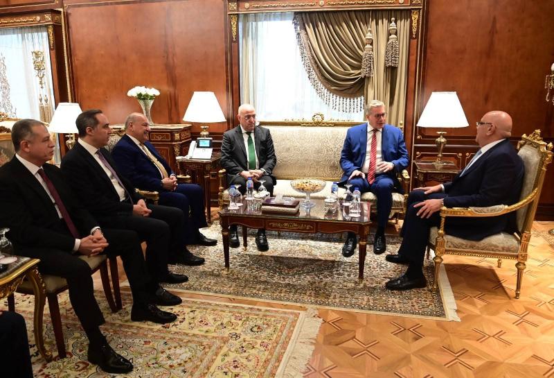 المستشار هشام بدوي رئيس مجلس النواب يستقبل وزير البترول