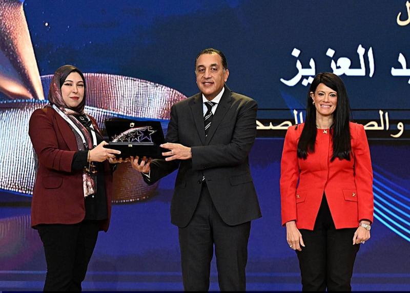 إنجاز وطني يُتوَّج في مجلس الوزراء… مهندسة «مياه البحيرة» تحصد المركز الأول بجائزة مصر للتميز الحكومي شركة مياه البحيرة