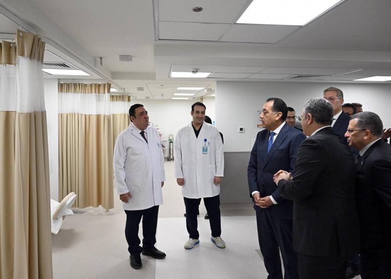عقب افتتاحه:  رئيس الوزراء يتفقد عددا من الأقسام المختلفة بمستشفى كليوباترا التجمع (سكاي)