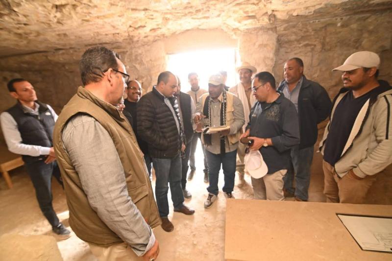 الأمين العام للمجلس الأعلى للآثار يتفقد عدداً من المشروعات الأثرية بالأقصر