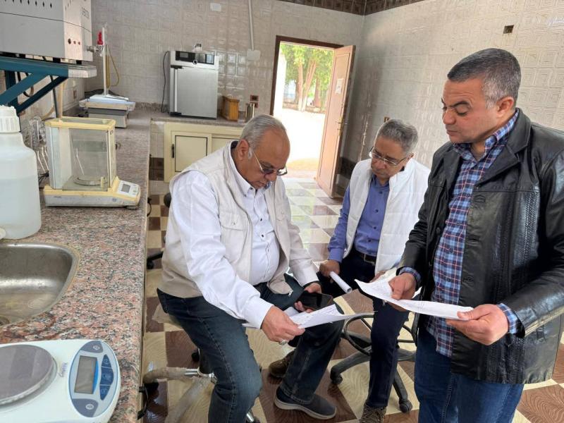 ”الزراعة” تتفقد الأنشطة البحثية بمحطة بحوث الصحراء في توشكى