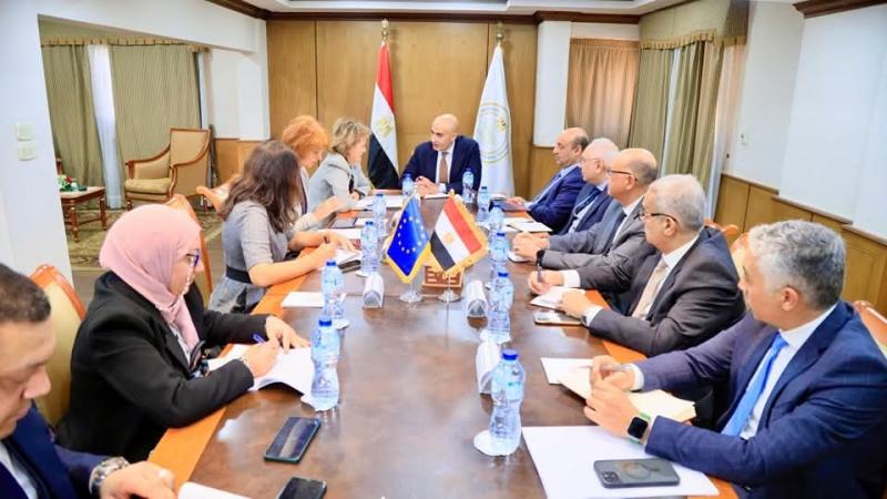 وزير التربية والتعليم يستعرض مع رئيسة بعثة الاتحاد الأوروبي في مصر جهود إصلاح المنظومة التعليمية وبحث سبل تعزيز التعاون في مجال التعليم الفني ومدارس التكنولوجيا التطبيقية