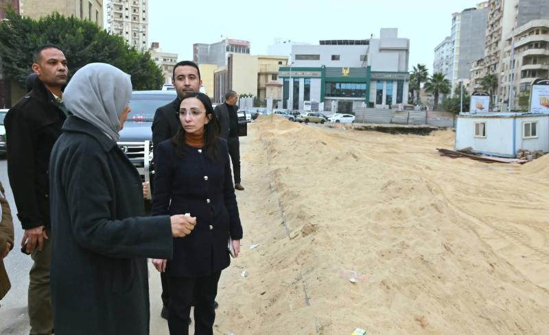 محافظ البحيرة تتفقد أعمال تطوير المنطقة الكائنة بشارع الجمهورية والجاري تحويلها الى حديقة خضراء وأماكن ترفيهية