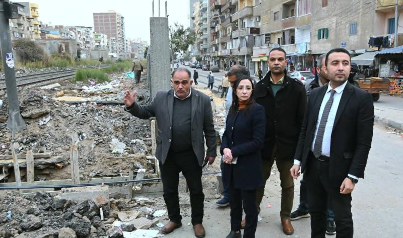 محافظ البحيرة تتفقد أعمال تطوير مزلقان السكة الحديد أسفل الكوبري العلوي بدمنهور