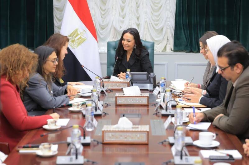 • وزيرة التضامن الاجتماعي تلتقي رئيسة بعثة اللجنة الدولية للصليب الأحمر بالقاهرة