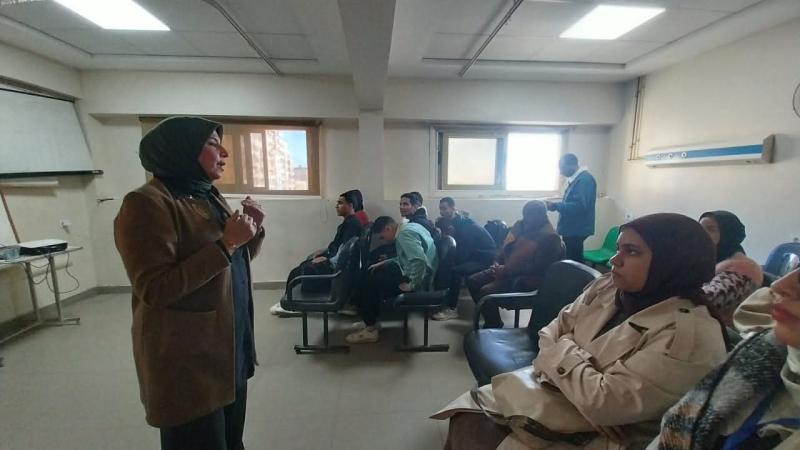 تنفيذ ورشة عمل تدريبية بمستشفى حميات دمنهور ، على مهارات التواصل الإجتماعي والتعامل مع المترددين على المستشفيات
