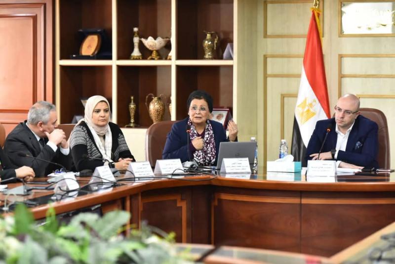 نائب وزير الصحة في بني سويف: توحيد الرسائل السكانية:  نحو ولادة طبيعية آمنة وأسر أكثر صحة