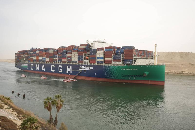 خلال رحلتها البحرية الأولى عبر القناة  ???? قناة السويس تشهد عبور سفينة الحاويات العملاقة CMA CGM SEINE ضمن قافلة الشمال بحمولة كلية 250 ألف طن