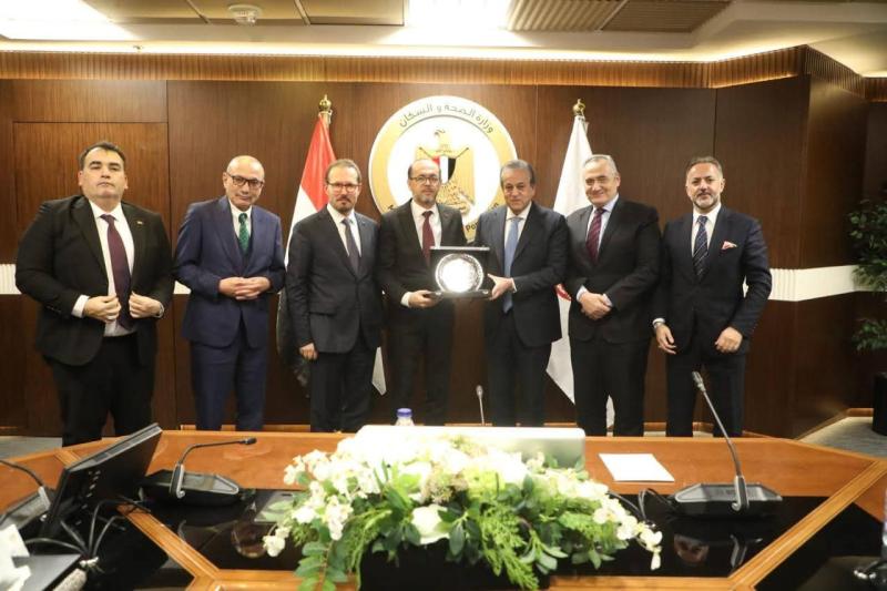 نائب رئيس الوزراء وزير الصحة يتابع مع وفد تركي تنفيذ «مدينة العاصمة الطبية».. نقلة نوعية في الرعاية والتدريب والسياحة العلاجية