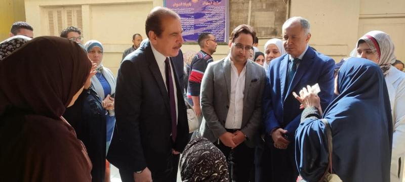 نائب وزير الصحة يتفقد مستشفى التحرير العام بالجيزة ويضع خطة عاجلة لانتظام عيادات التأمين الصحي