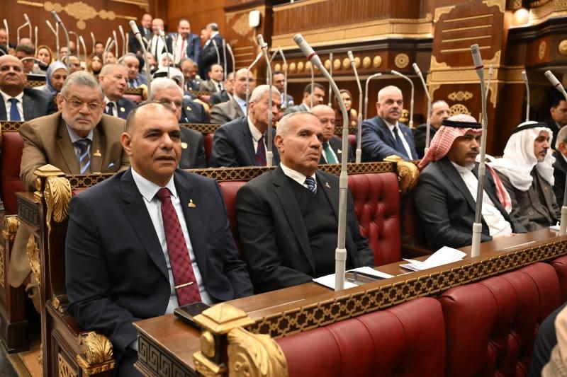 مجلس الشيوخ يفتح ملف تنظيم استخدام الأطفال للموبايل وحمايتهم من مخاطر السوشيال ميديا