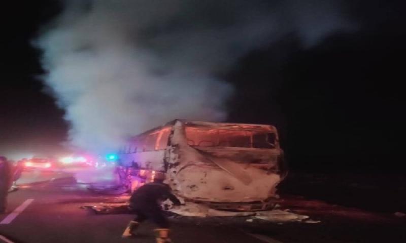 نجاة 60 راكبًا بعد نشوب حريق في أتوبيس بطريق قنا - سوهاج