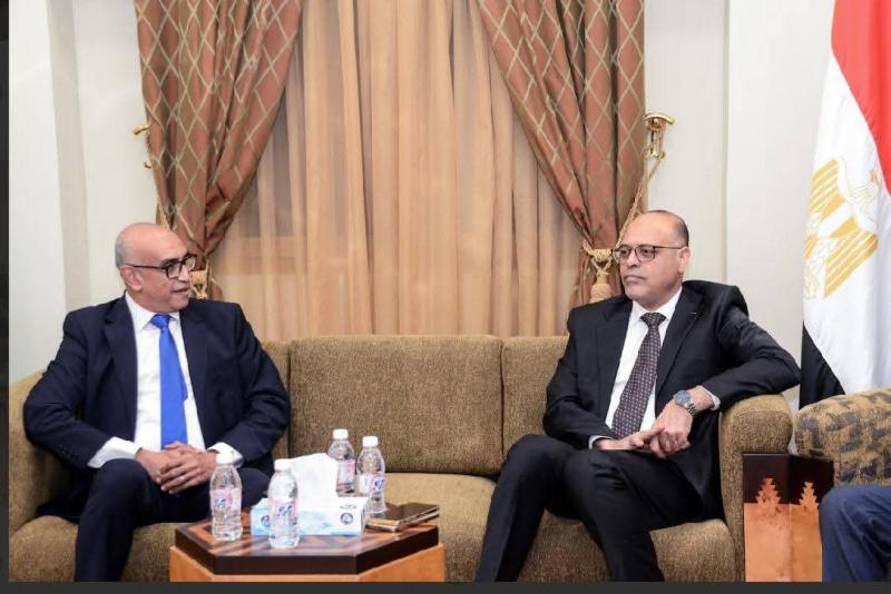 وزير العمل يعقد لقاءً مع ممثلي الجالية المصرية والمستثمرين بمقر القنصلية المصرية في جدة