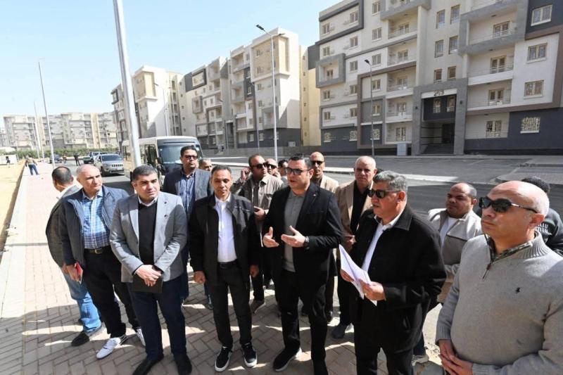 عقب تفقده مشروعات تطوير الطرق:  ▪︎وزير الإسكان يتفقد المشروعات السكنية ومستشفى  مدينة حدائق أكتوبر