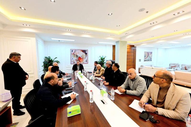 في مستهل جولته اليوم:  - وزير الإسكان يعقد اجتماعًا بمقر جهاز ”مدينة حدائق أكتوبر” لمتابعة سير العمل بالمشروعات الجارية