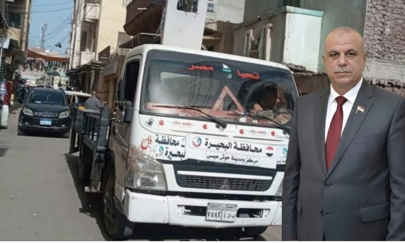 صيانة كشافات الإنارة بشوارع مدينة  حوش عيسي والعمل علي ترشيد استهلاك الكهرباء بالميادين والشوارع .