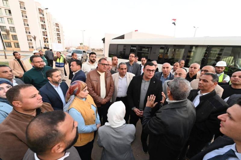 في ختام جولته اليوم:  ● وزير الإسكان يتفقد مشروعات محطة محولات كهرباء توسعات شرق والمشروع السكني ” bliss gate” و ”جنة ٤” بمدينة الشيخ زايد