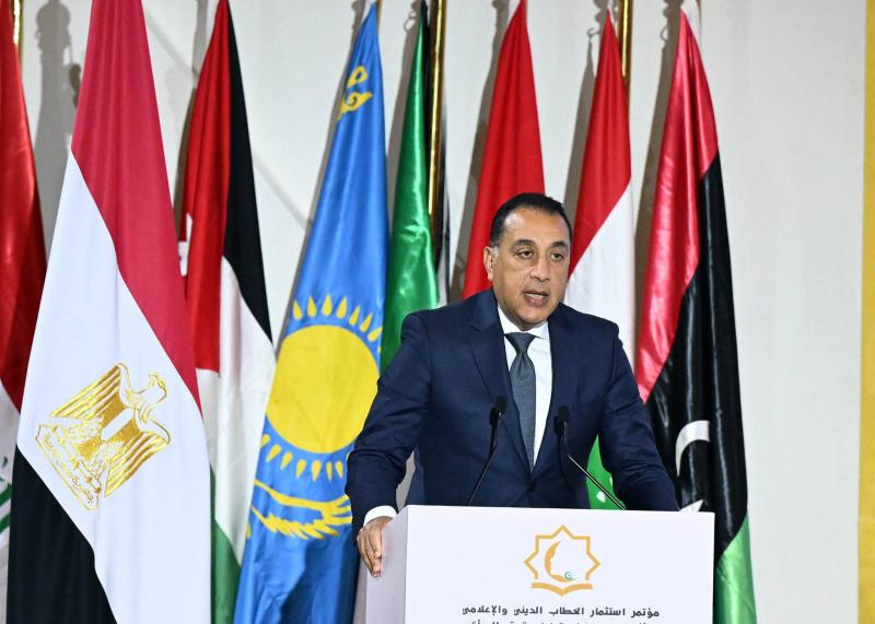 رئيس الوزراء يلقي كلمة خلال فعاليات مؤتمر ”استثمار الخطاب الديني والإعلامي وأثره على حماية وتعزيز حقوق المرأة في دول منظمة التعاون الإسلامي”