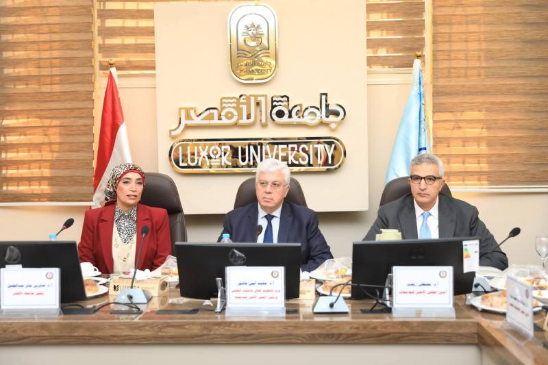 وزير التعليم العالي يترأس اجتماع المجلس الأعلى للجامعات بجامعة الأقصر