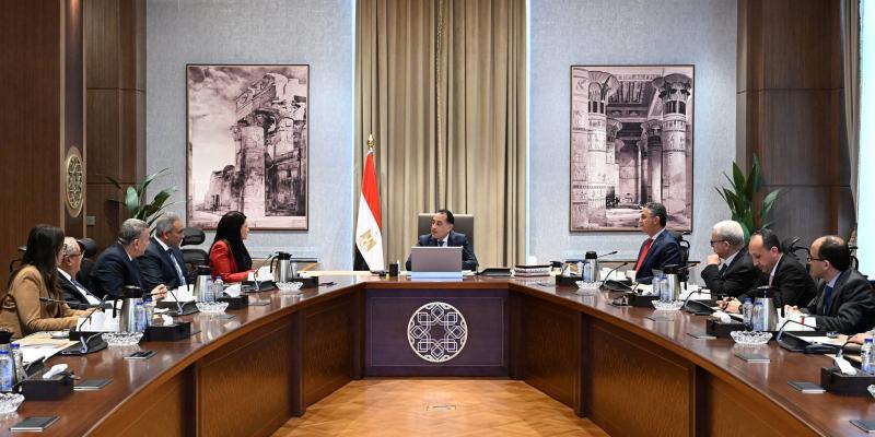 رئيس الوزراء يتابع خطط إعادة الهيكلة وتطوير الأداء المالي للهيئة العامة للسلع التموينية