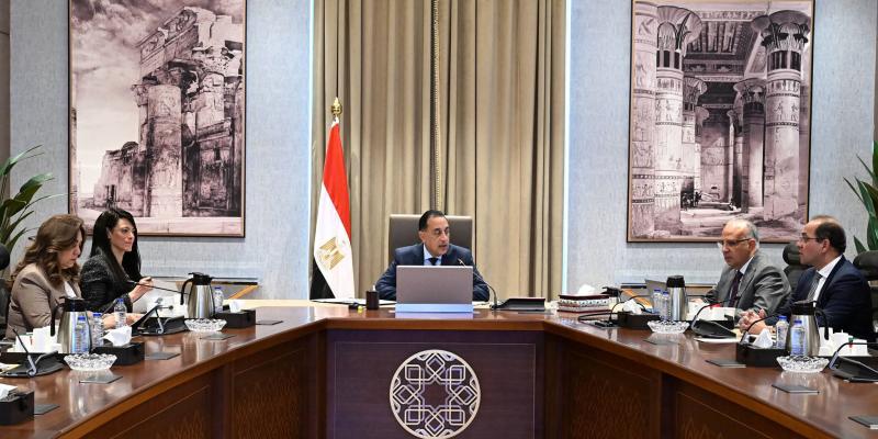 رئيس الوزراء يتابع الموقف التنفيذي الحالي لمشروعات حماية الشواطئ