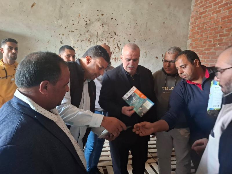 اللواء محمد زايد رئيس مدينة حوش عيسي يقود حملة لضبط أسعار السلع الغذائية الأساسية والتأكد من توافرها للمواطنين بالأسواق المحلية