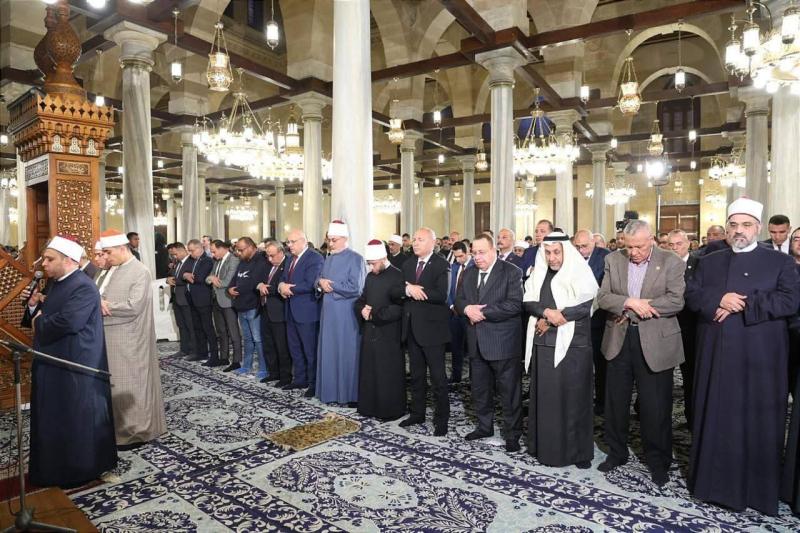 الأوقاف تنظم احتفال الدولة الرسمي بليلة النصف من شعبان  - قيادات دينية وتنفيذية وتشريعية تشارك في إحياء الليلة بمسجد سيدنا الإمام الحسين