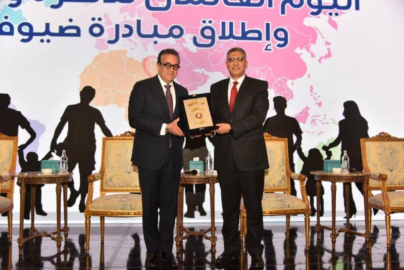 وزير الصحة يدشن فعاليات اليوم العالمي للأسرة والسلام