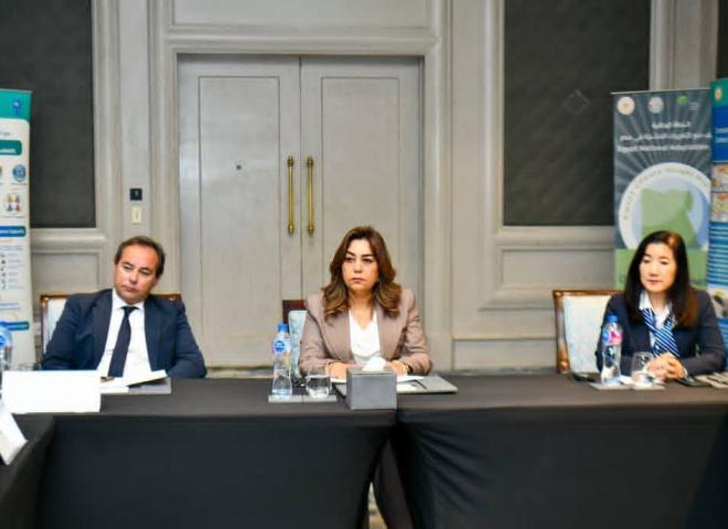 وزيرة التنمية المحلية والقائم بأعمال وزير البيئة تعقد اجتماعاً تنسيقياً مع المراكز البحثية التي تعمل على إعداد دراسات تقييم مخاطر المناخ على القطاعات المختلفة وخطط التكييف القطاعية