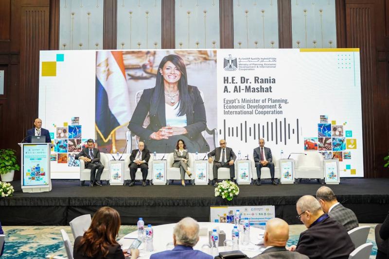 وزيرة التخطيط والتنمية الاقتصادية والتعاون الدولي تشهد مؤتمرًا موسعًا لتعزيز الشراكة بين البنك الدولي والاتحاد المصري لمقاولي التشييد والبناء