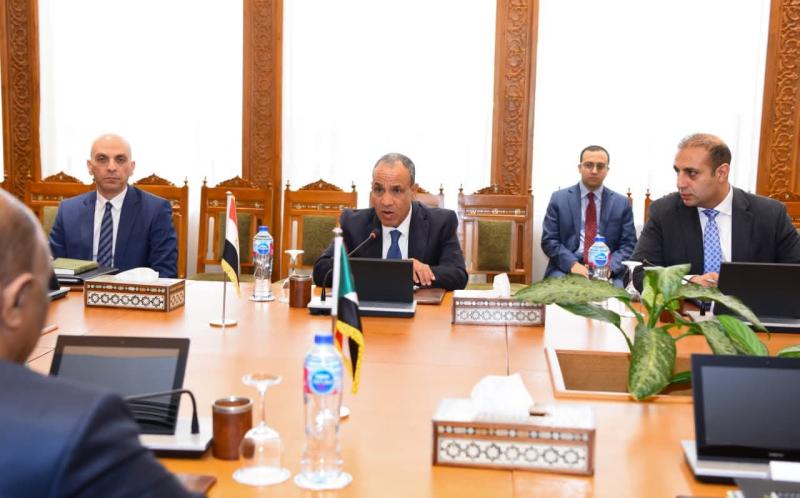 وزير الخارجية يبحث مع نظيره السوداني مستجدات الأوضاع في السودان وسبل دعم جهود التسوية الشاملة