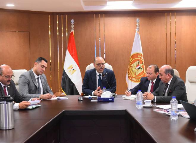 وزير العمل يعقد اجتماعاً تنسيقياً للمنظمات النقابية العمالية استعداداً للانتخابات النقابية 2026-2030..