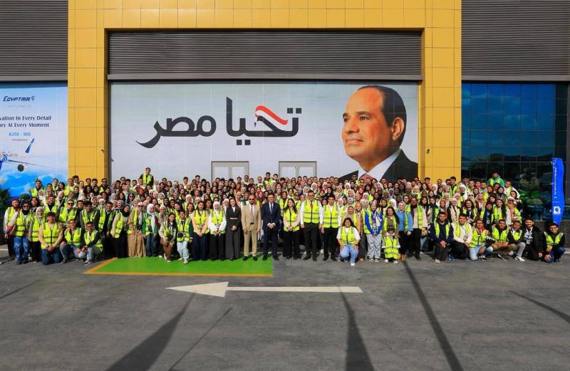 وزير الشباب والرياضة يهنئ وزير الثقافة بنجاح النسخة الـ57 لمعرض القاهرة الدولي للكتاب ويشيد بجهود شباب «أنا متطوع» في التنظيم