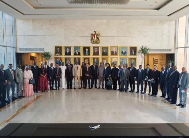 مساعد وزير الخارجية للشؤون الإفريقية يلتقي بمجموعة السفراء الأفارقة بالقاهرة