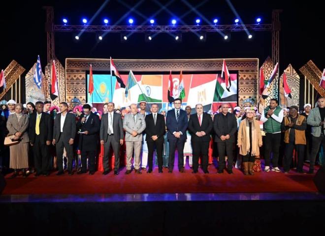 وزير الثقافة ومحافظ أسوان يفتتحان الدورة الثالثة عشرة لمهرجان أسوان الدولي للثقافة والفنون