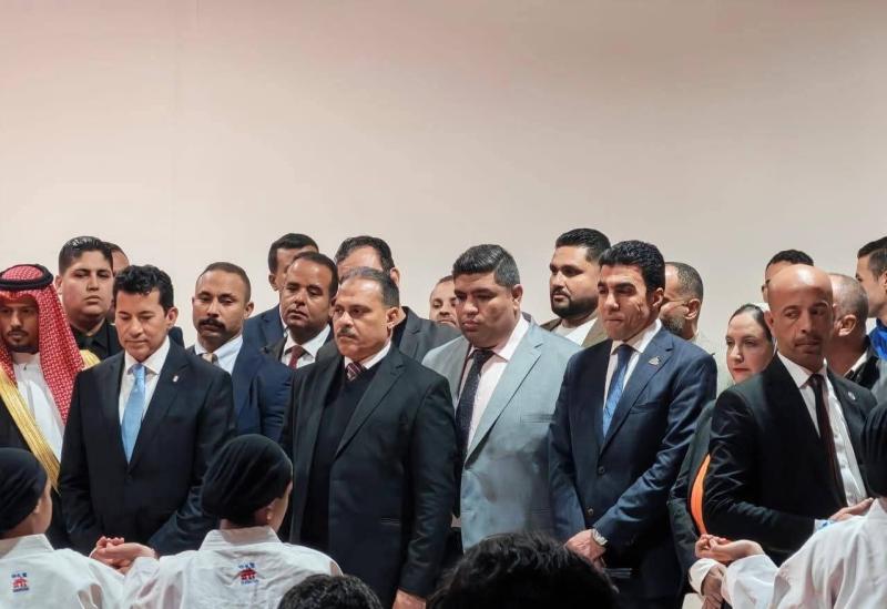 باستثمارات مصرية سعودية..  ■ وزير الشباب والرياضة ومحافظ الشرقية يفتتحان نادي جلوري بالعاشر من رمضان