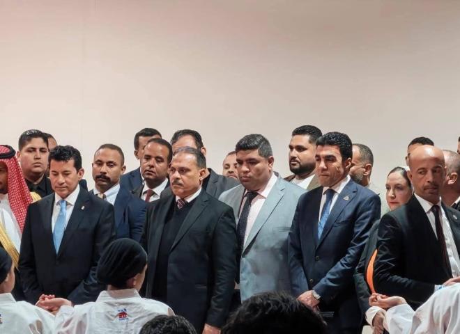 باستثمارات مصرية سعودية..  ■ وزير الشباب والرياضة ومحافظ الشرقية يفتتحان نادي جلوري بالعاشر من رمضان