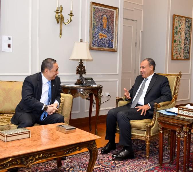 د. بدر عبد العاطي وزير الخارجية والهجرة وشئون المصريين بالخارج يستقبل د. انيس متي نائب وزير خارجية إندونيسيا