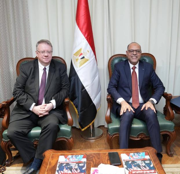 وزير العمل يبحث مع منظمة العمل الدولية تعزيز التعاون ودعم التشريعات والاستراتيجيات الوطنية