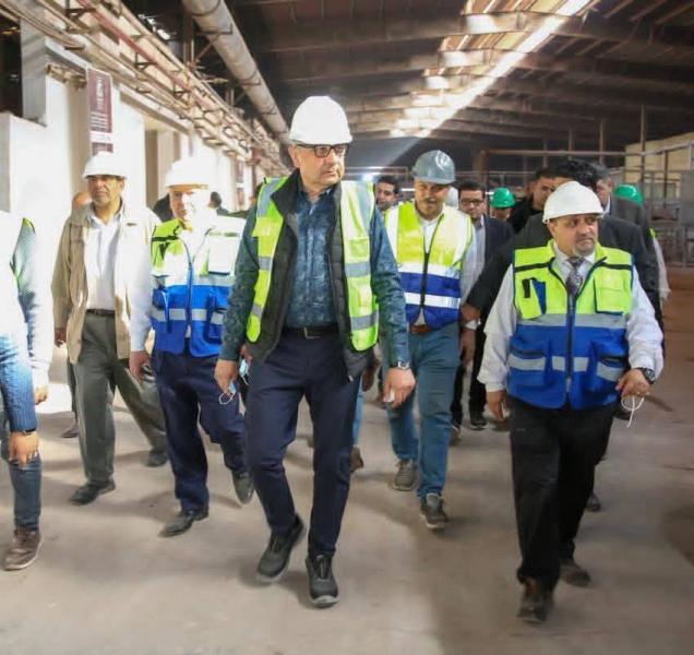 وزير قطاع الأعمال العام في زيارة تفقدية للشركة العامة لمنتجات الخزف والصيني ”شيني” بالقليوبية