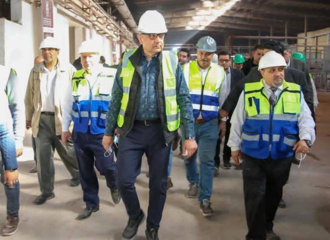 وزير قطاع الأعمال العام في زيارة تفقدية للشركة العامة لمنتجات الخزف والصيني ”شيني” بالقليوبية