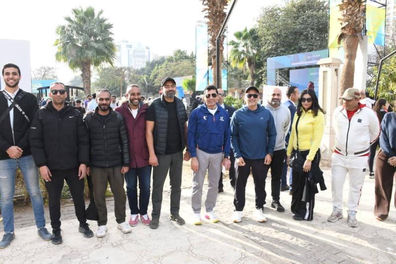 بمشاركة 8000 متسابق من 75 دولة..   وزير الشباب والرياضة يطلق شارة بدء النسخة الثانية عشرة من ماراثون القاهرة الدولي