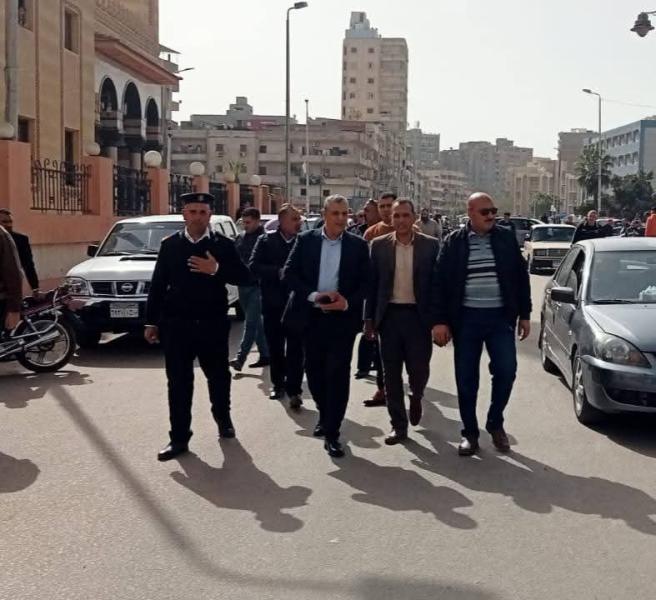 للأسبوع الثاني على التوالي..  متابعة ميدانية مكثفة لسوق إفلاقة الجديد بدمنهور لضمان الإلتزام الكامل وإنتظام العمل