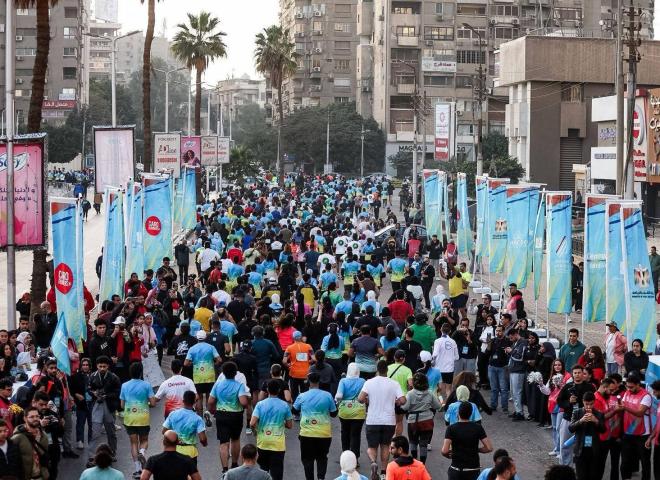 بمشاركة 8000 متسابق من 75 دولة..   وزير الشباب والرياضة يطلق شارة بدء النسخة الثانية عشرة من ماراثون القاهرة الدولي