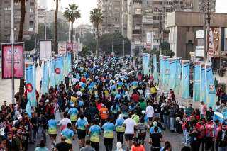 بمشاركة 8000 متسابق من 75 دولة..   وزير الشباب والرياضة يطلق شارة بدء النسخة الثانية عشرة من ماراثون القاهرة الدولي