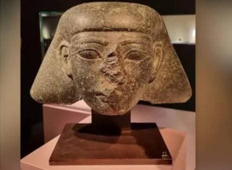 مصر تسترد قطعة أثرية هامة من عصر الملك تحتمس الثالث في تعاون دولي مع هولندا