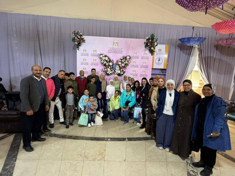 مكتب ”فن إدارة الحياة” بوزارة الشباب والرياضة يكرّم أبناء المتدربين المتفوقين علمياً في مرحلتي التعليم الإعدادي والثانوي