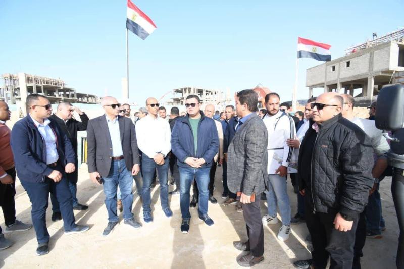 وزير الإسكان يتفقد محطة PS3 لرفع مياه الصرف وبحيرات ”نيو مارينا” والبوغاز بمارينا