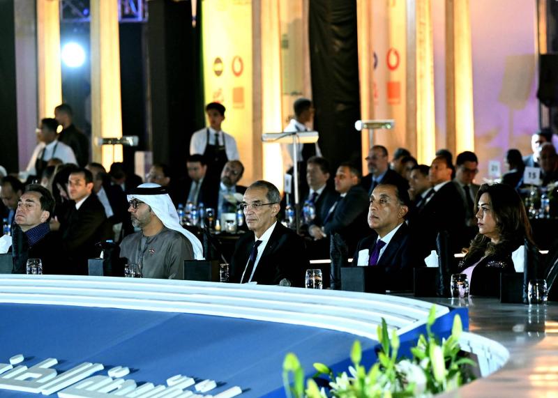 رئيس الوزراء يشهد توقيع أكبر صفقة للترددات في تاريخ قطاع الاتصالات منذ بدء تقديم خدمات المحمول بمصر